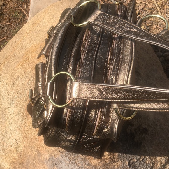 BULGA Shoulder Quality Leather Bag! Metallic Brass Color! Multiple Compartments! - Picture 6 of 16